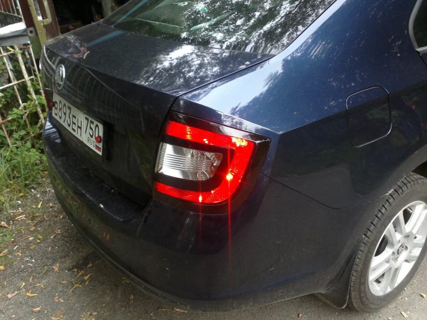 Тонировка фар Шкода Рапид