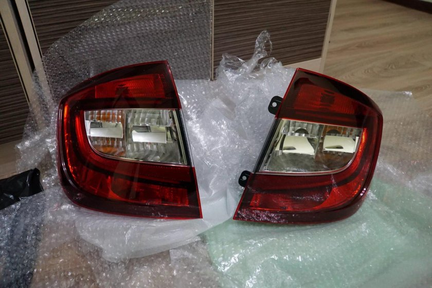 Задний левый фонарь Шкода Рапид