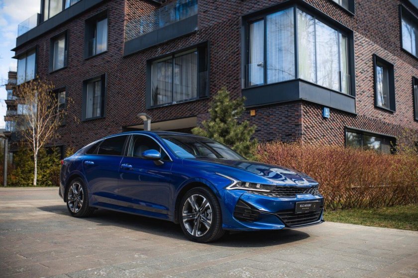 Toyota Camry 2021 Blue
