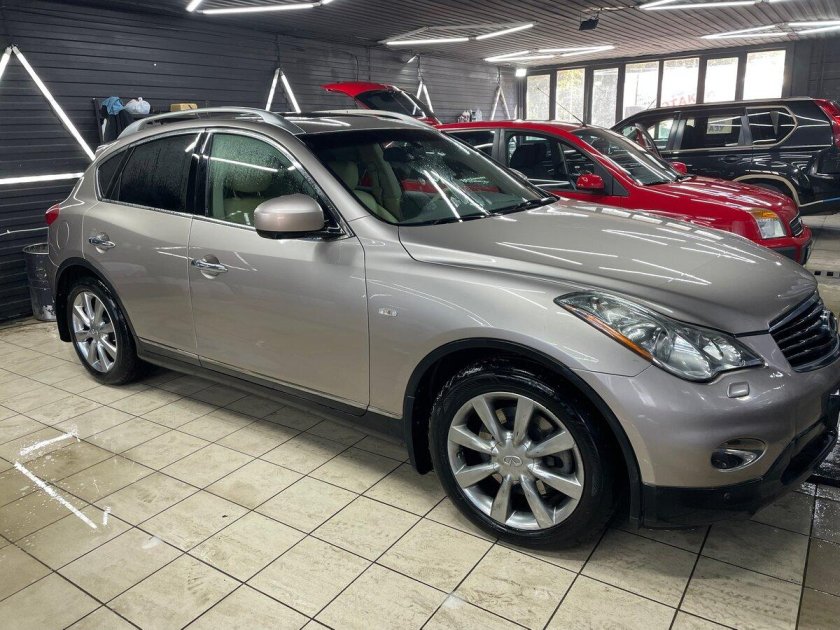 Инфинити бежевая