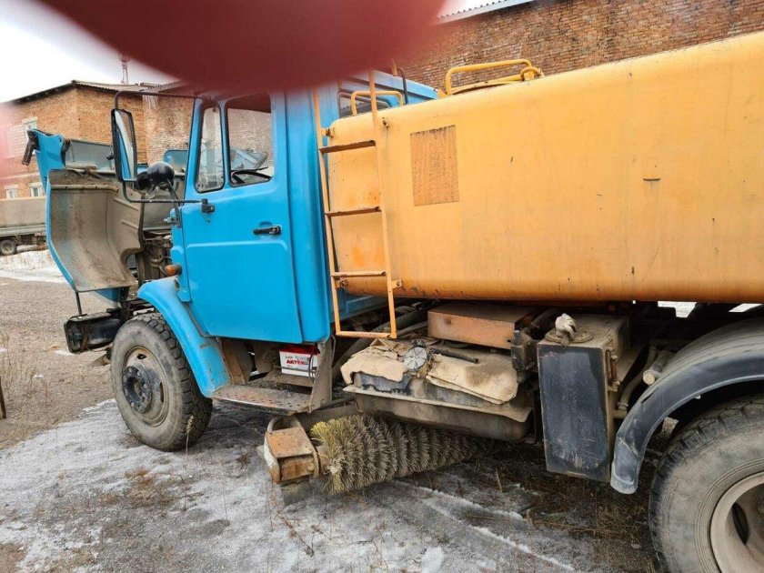 Поливомоечная машина зил ко-829а