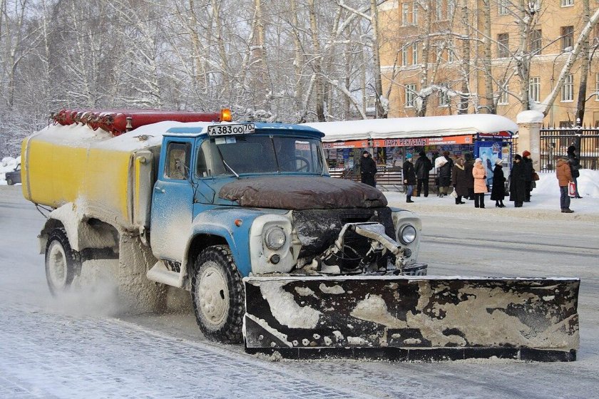 ЗИЛ 130 С отвалом