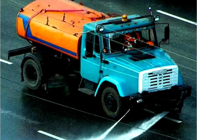 ЗИЛ ко-713 водовоз