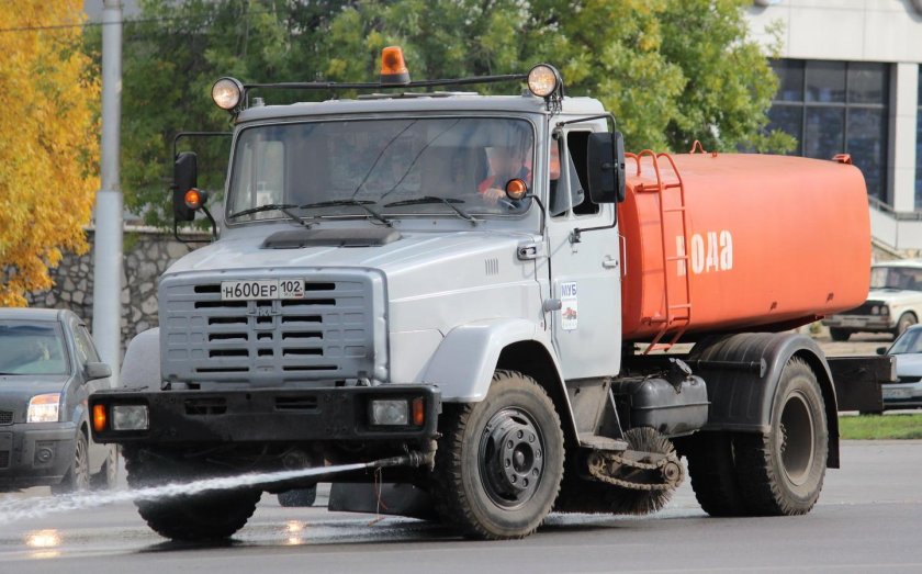 Поливомоечная машина ЗИЛ 4331