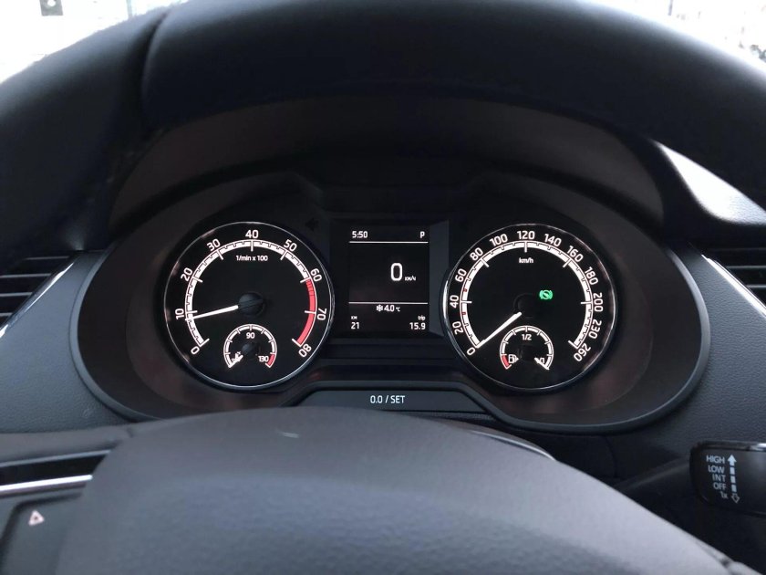 Skoda Octavia приборная панель