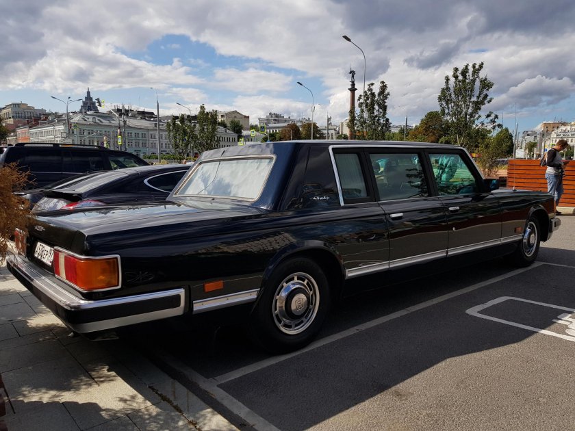 Правительственный ЗИЛ 41047