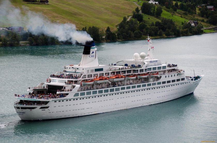 Круизный лайнер Дискавери