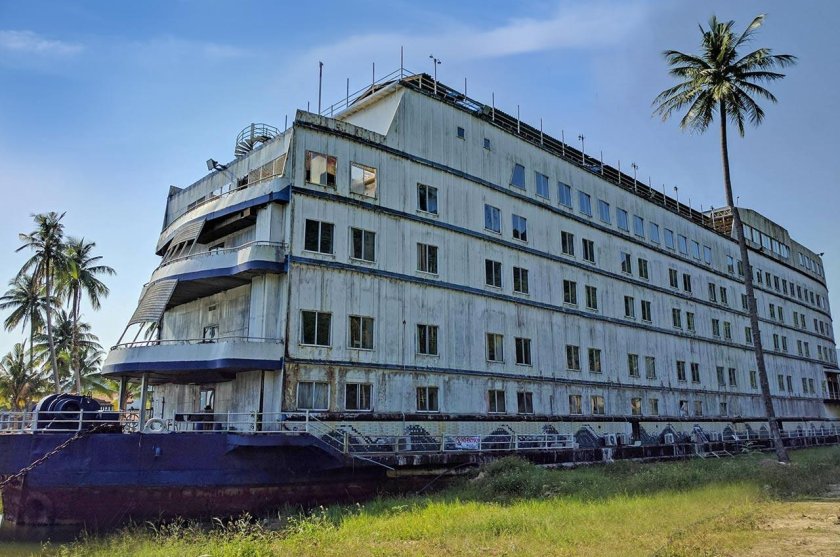 Остров ко Чанг заброшенный отель корабль