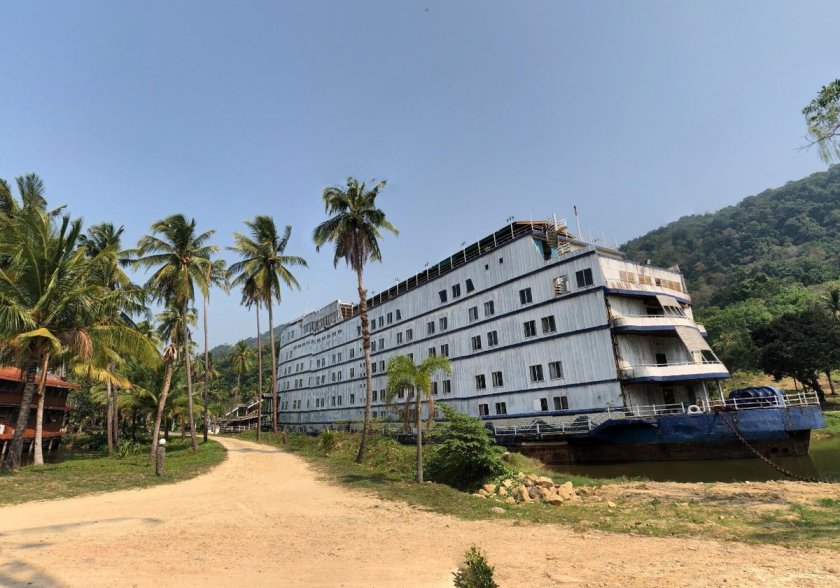 Заброшенный отель на острове ко Чанг