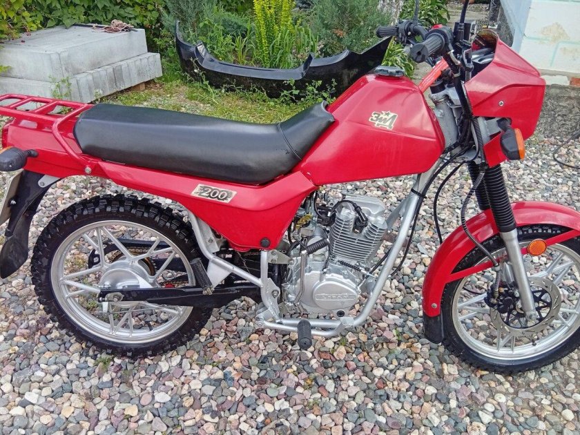Мотоцикл зид 200