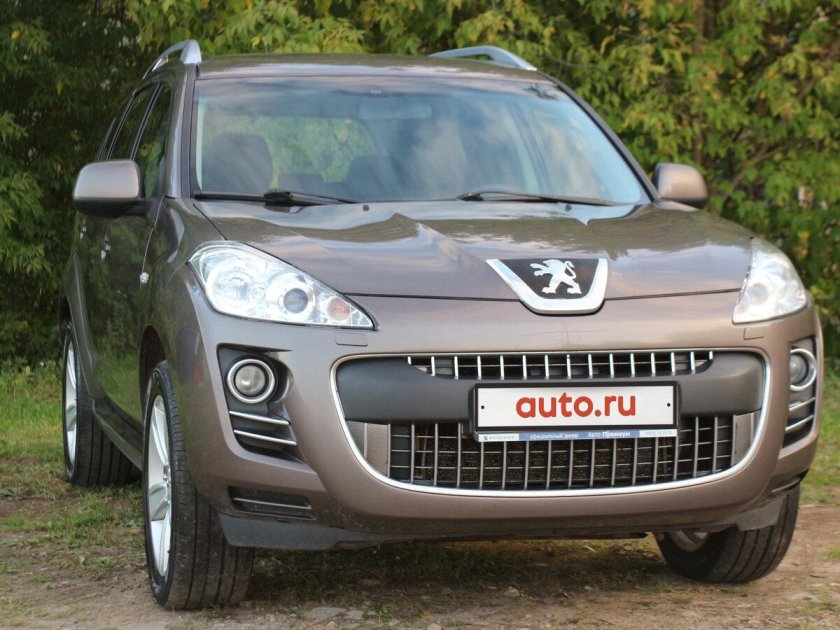 Джип Peugeot 4007