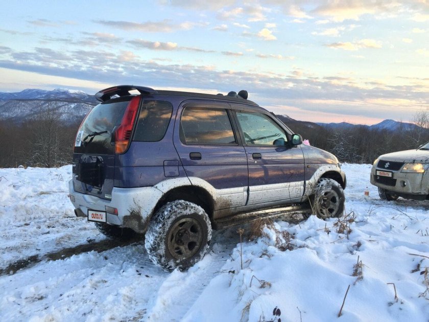 Дайхатсу Териос 1998