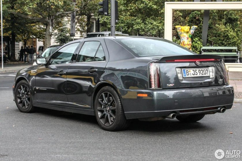 Кадиллак STS