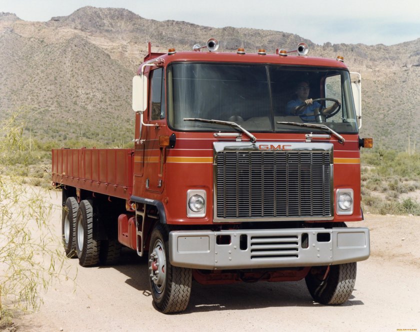 GMC 803 грузовик американский