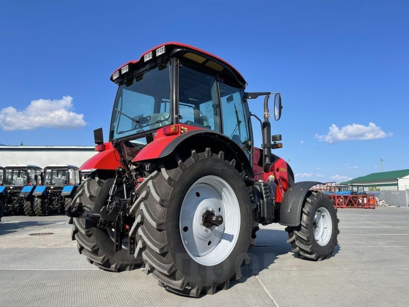 Трактор мтз 1523