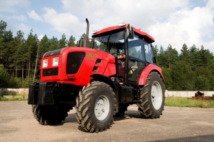 Трактор МТЗ 921