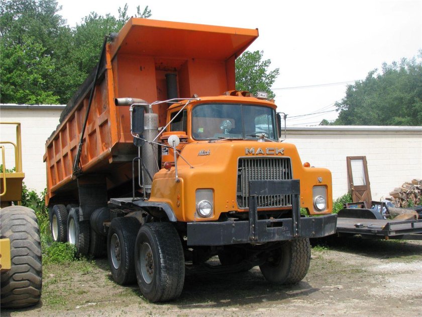 Mack 124 самосвал
