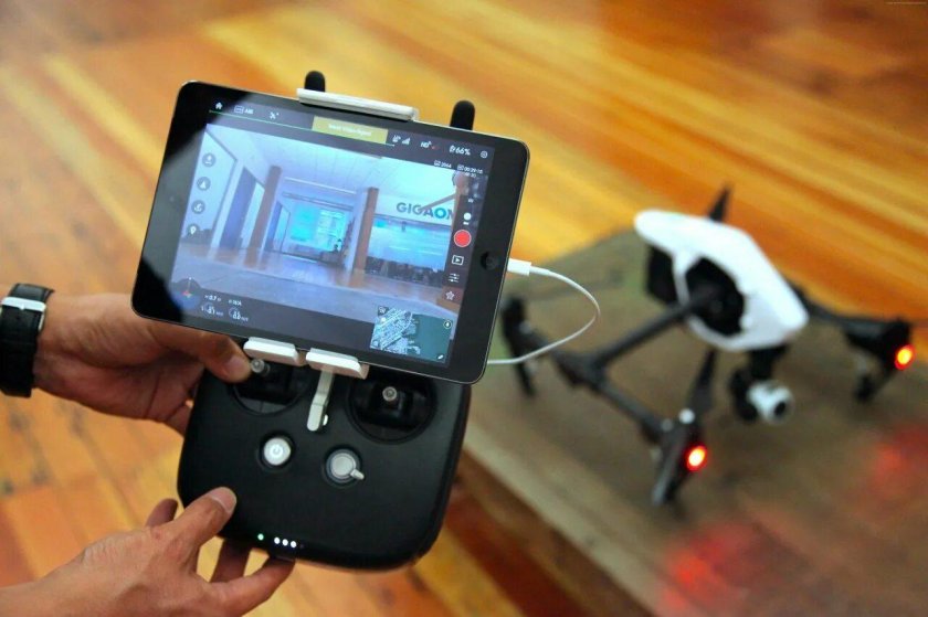 Пульт управления дроном DJI