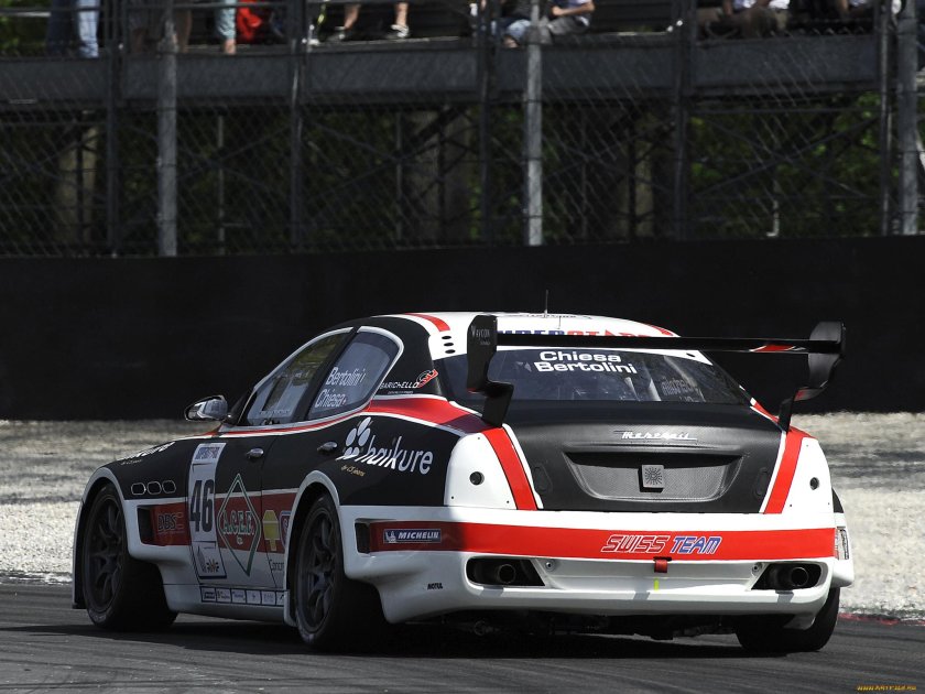 Автомобиль maserati