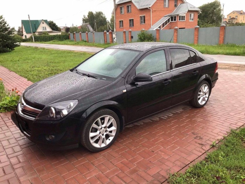 Опель Астра 2008 год седан черный