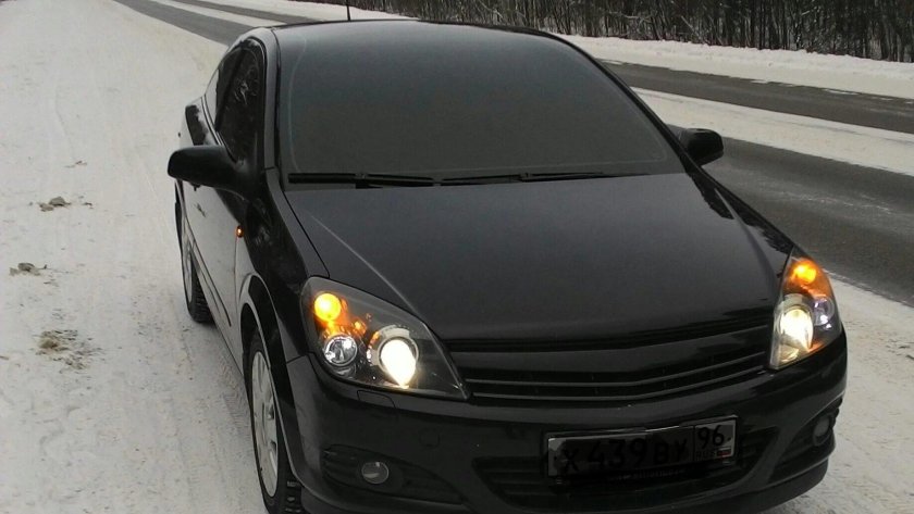 Opel Astra h GTC черная