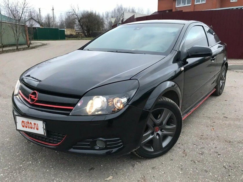 Opel Astra h черная