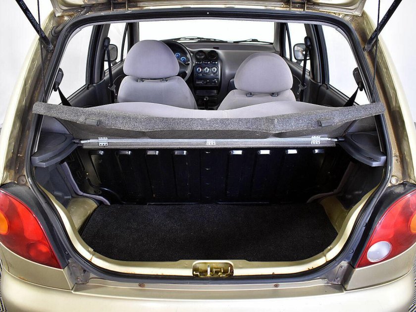 Задняя полка Ниссан Марч к12