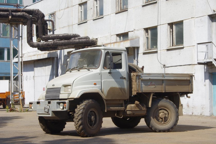 ЗИЛ 43272