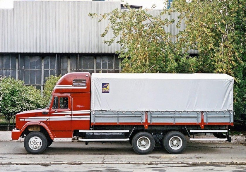 Грузовик ЗИЛ 133