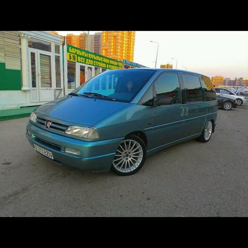 Пежо 806 2000 года