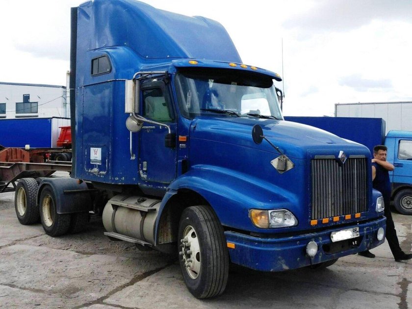 International 9200i