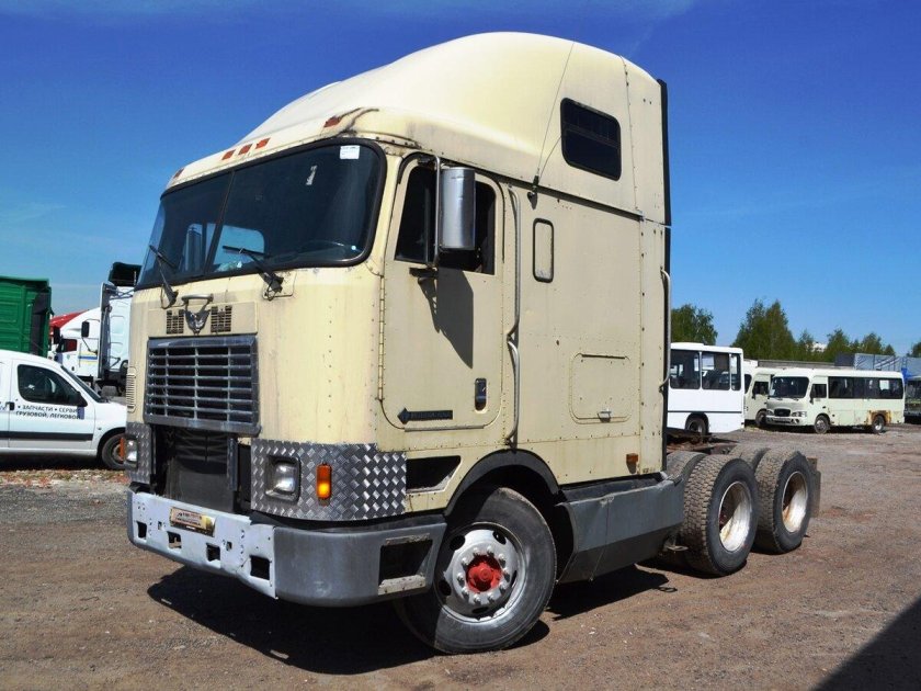 Интернационал 9000