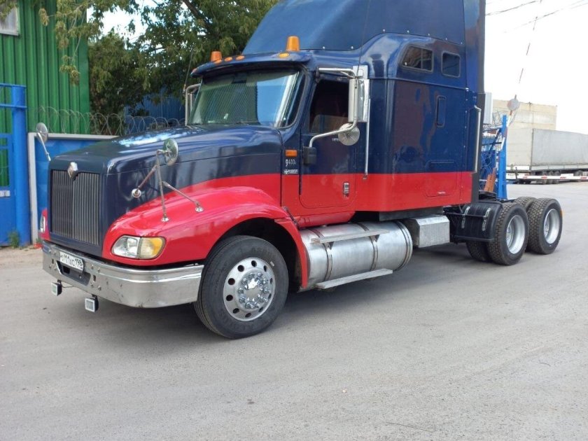 Интернешнл 9000 тягач