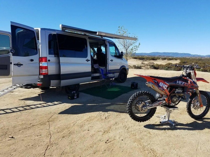 Фургон для мотокросса