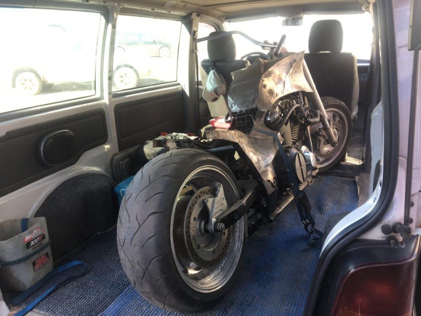 Мотоцикл в газели