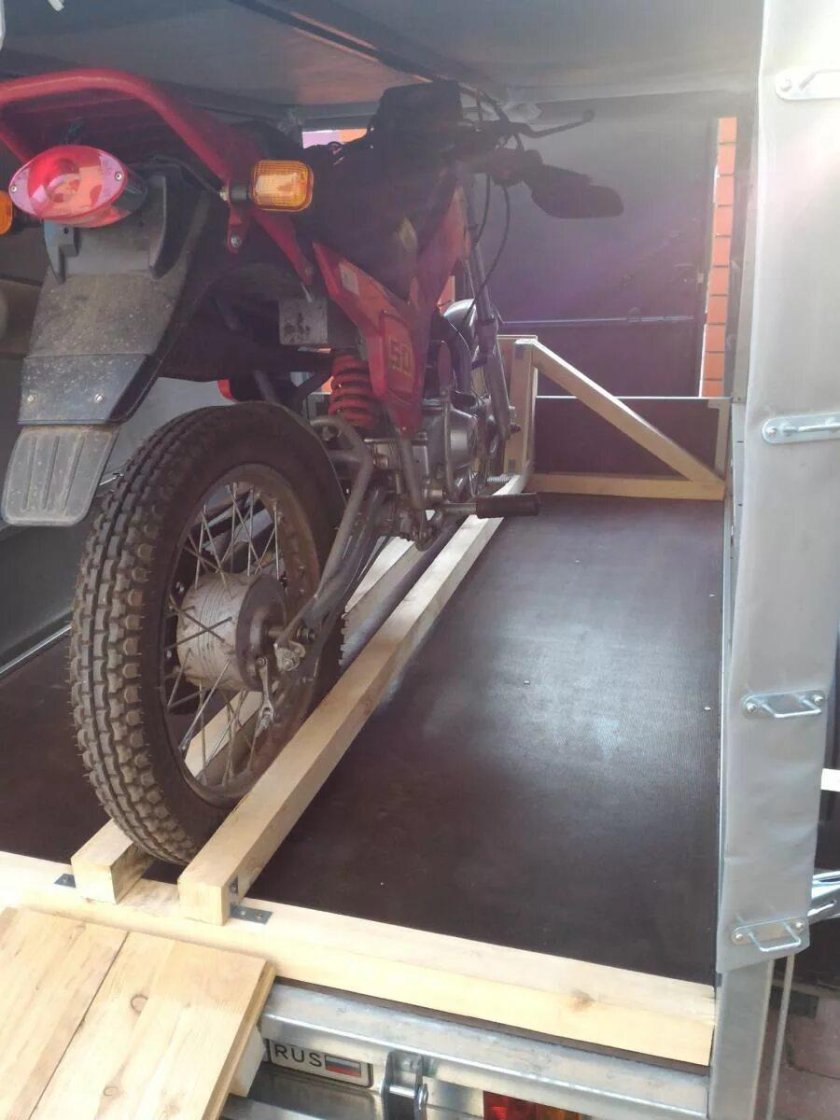 МЗСА 817701 перевозка мотоцикла