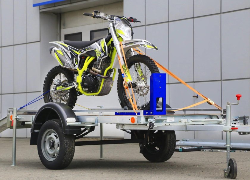 Как перевозить питбайк в прицепе