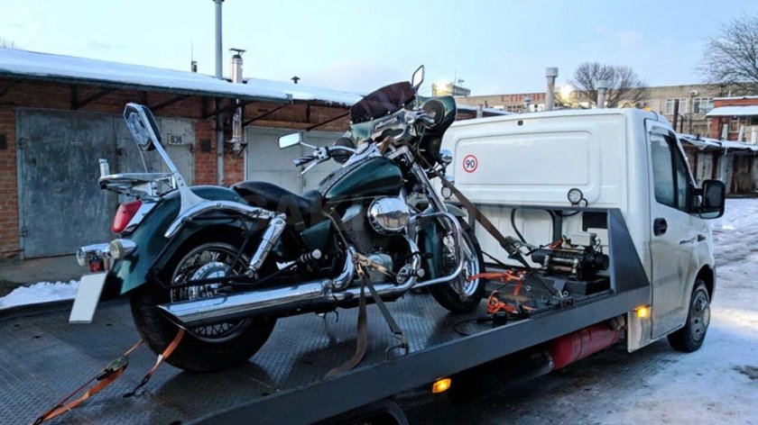 Мотоцикл на эвакуаторе