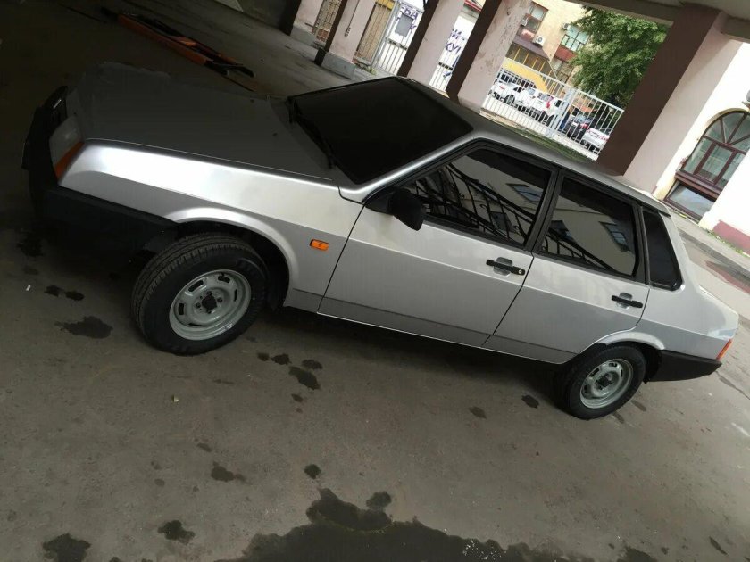 ВАЗ 21099 серебристая опер