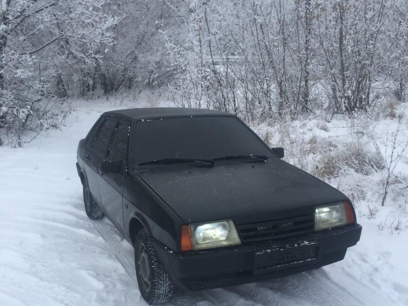 ВАЗ 21099 черная тонированная