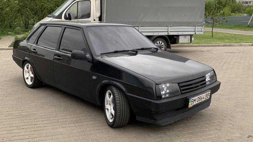 Черная ваз 21099