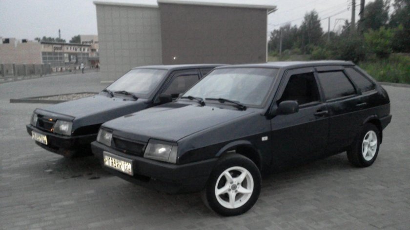 ВАЗ 21093 черная