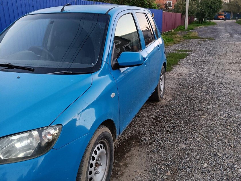 Мазда Демио 2003 год