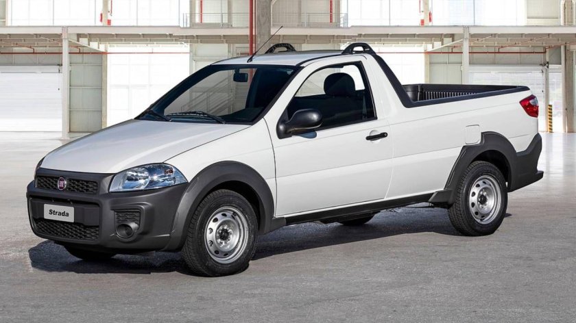 Fiat strada белый фон