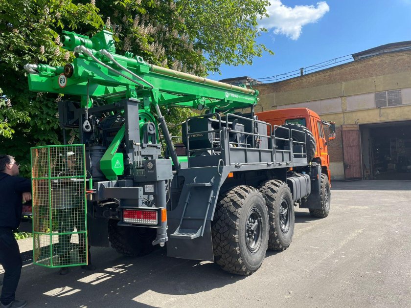 Буровая установка пбу 2