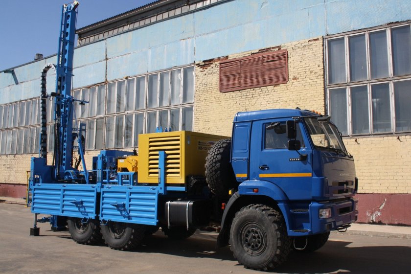 КАМАЗ 43118 буровая