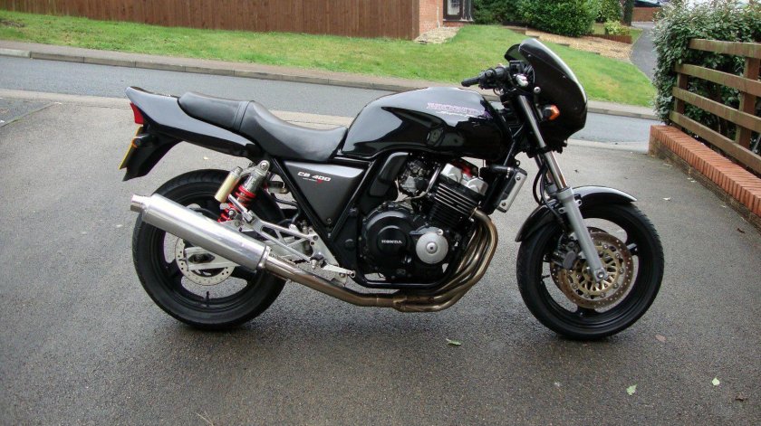 Honda CB 400 super four