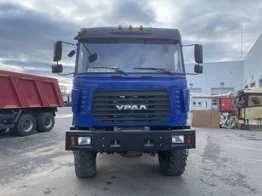 Тягач урал 44202