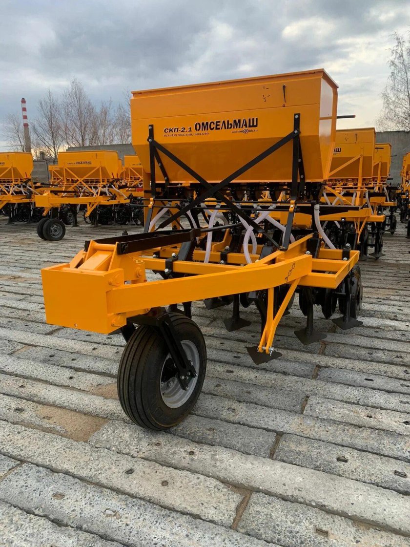 Сеялка-культиватор СКП-2.1