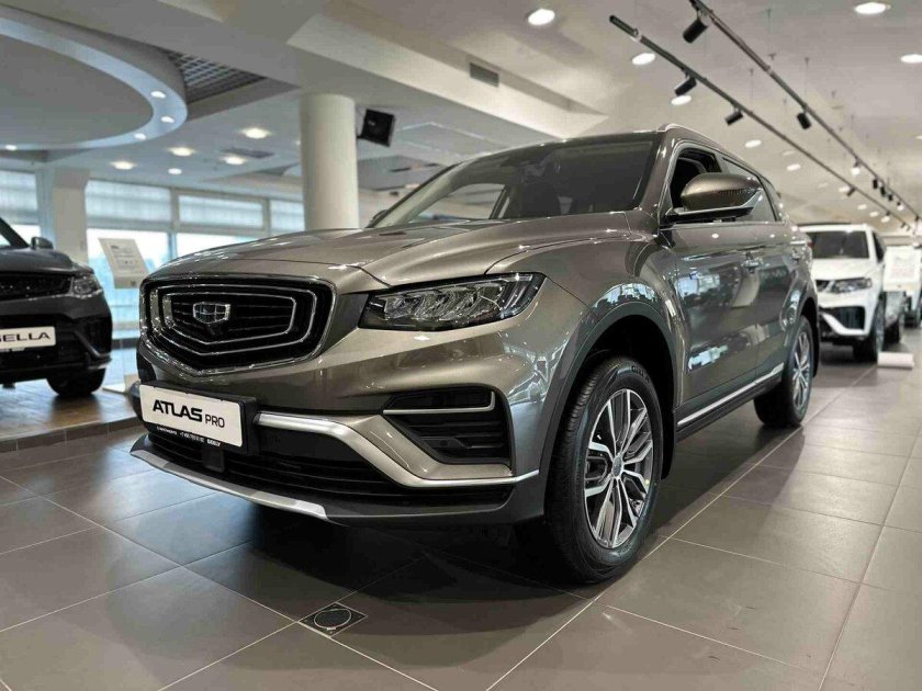 Новый Geely Atlas 2024